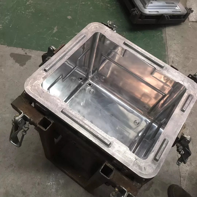 Moldeado rotatorio más fresco de aluminio del molde LLDPE del OEM Rotomolded del ODM con espuma de la PU